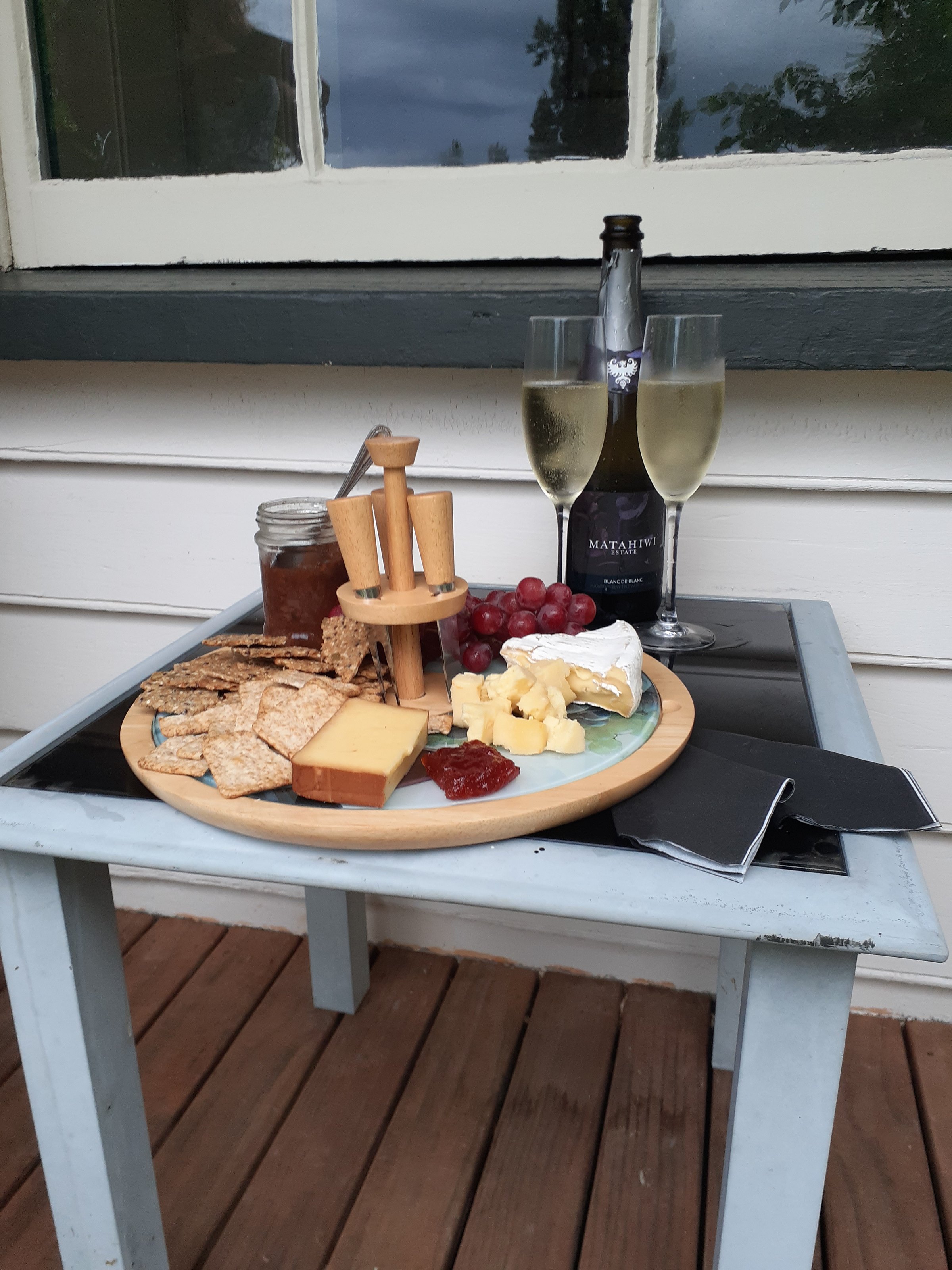 Guest cheese platter with Whareama feijoa & apple chutney