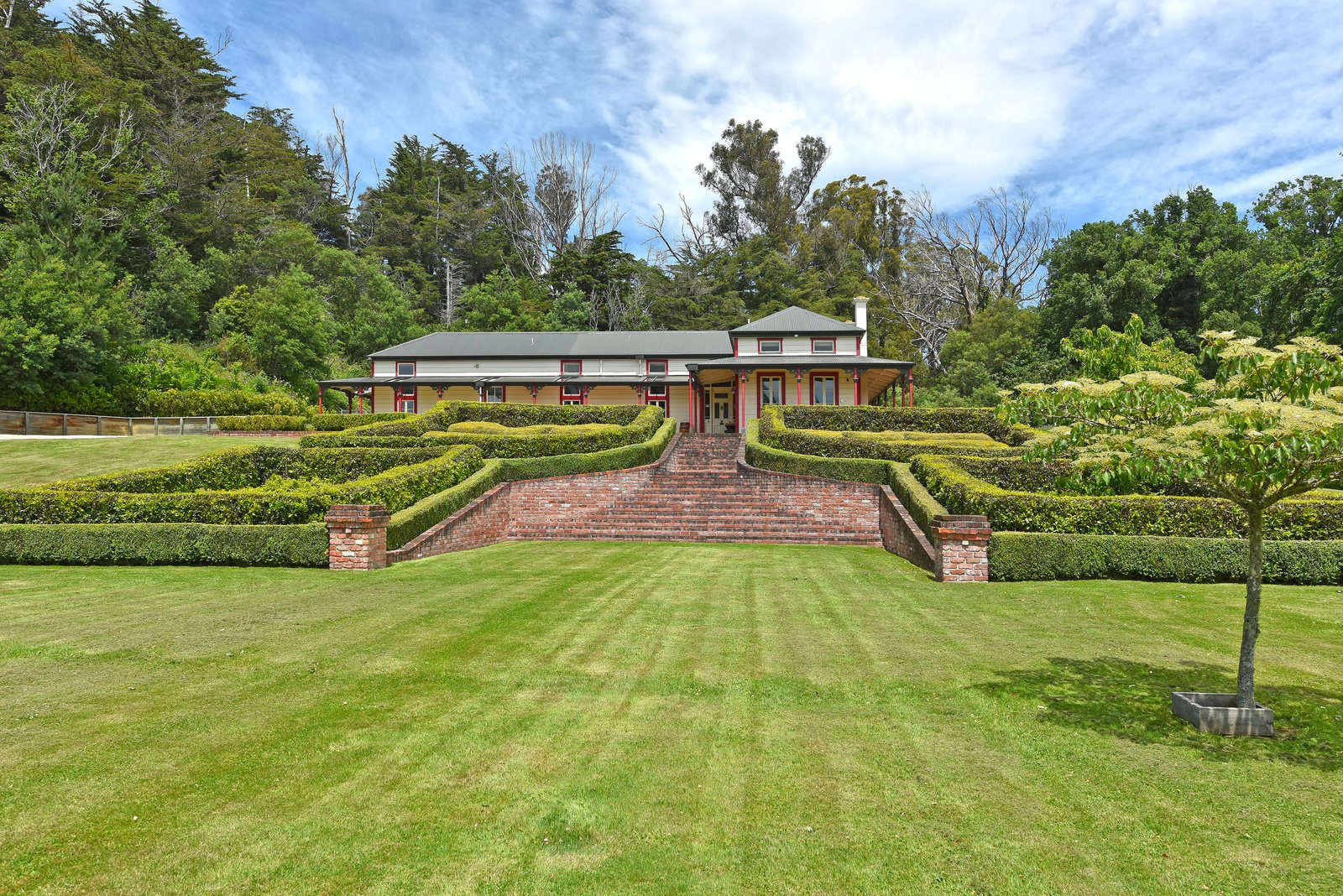 Ica Station Homestead and formal gardens
